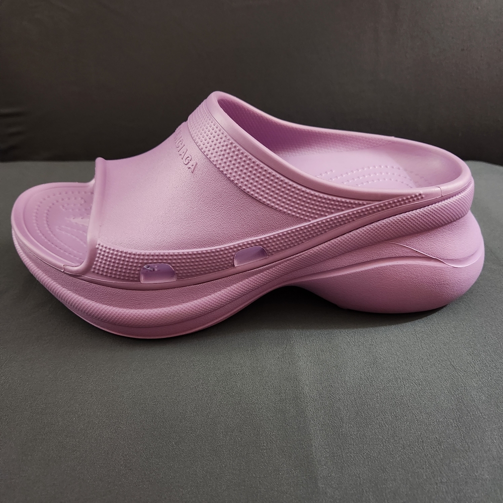 Balenciaga Pool Crocs Slide Sandals In Lilac - Picture 5 of 16